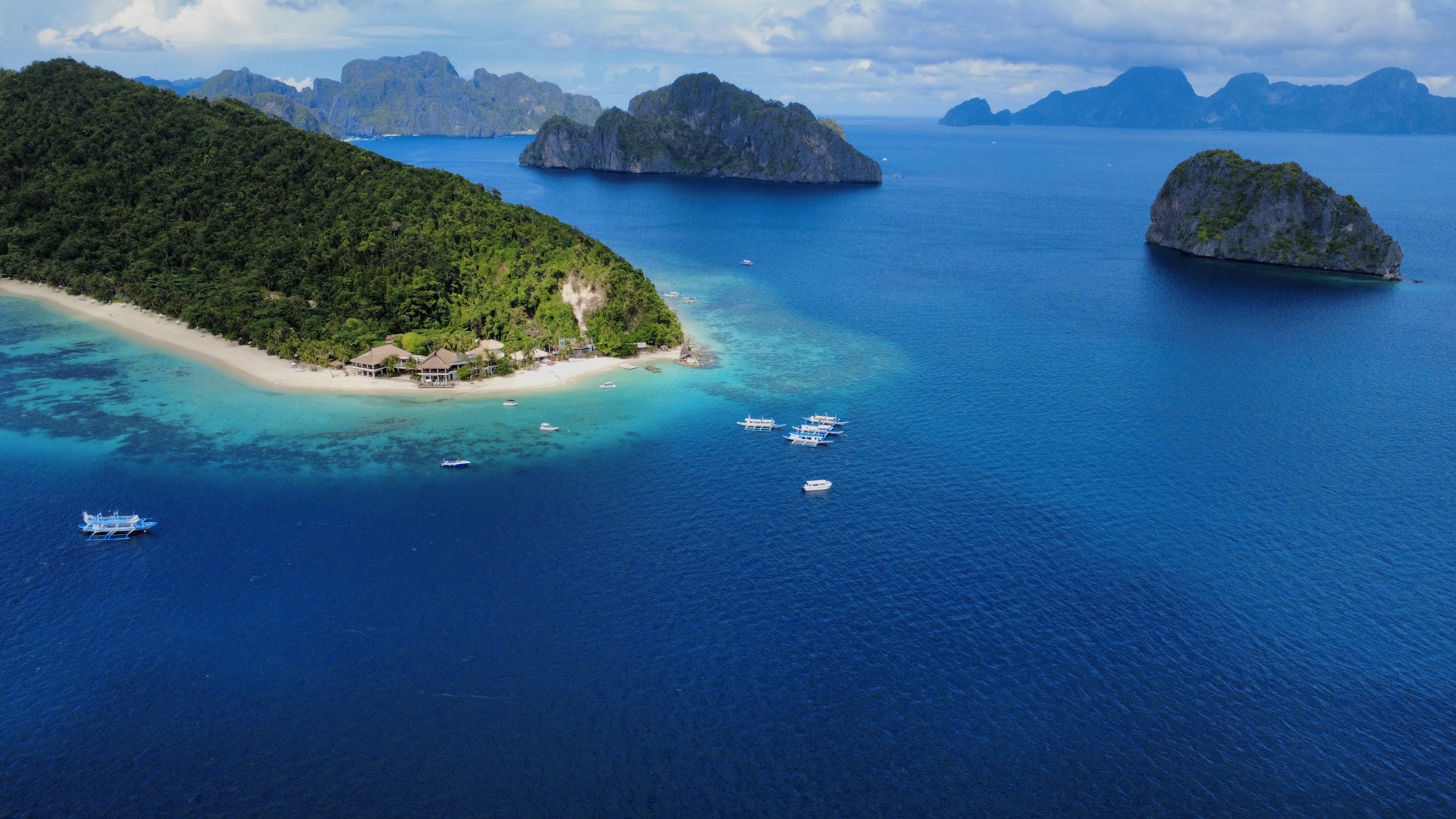 Pangulasian Island 6